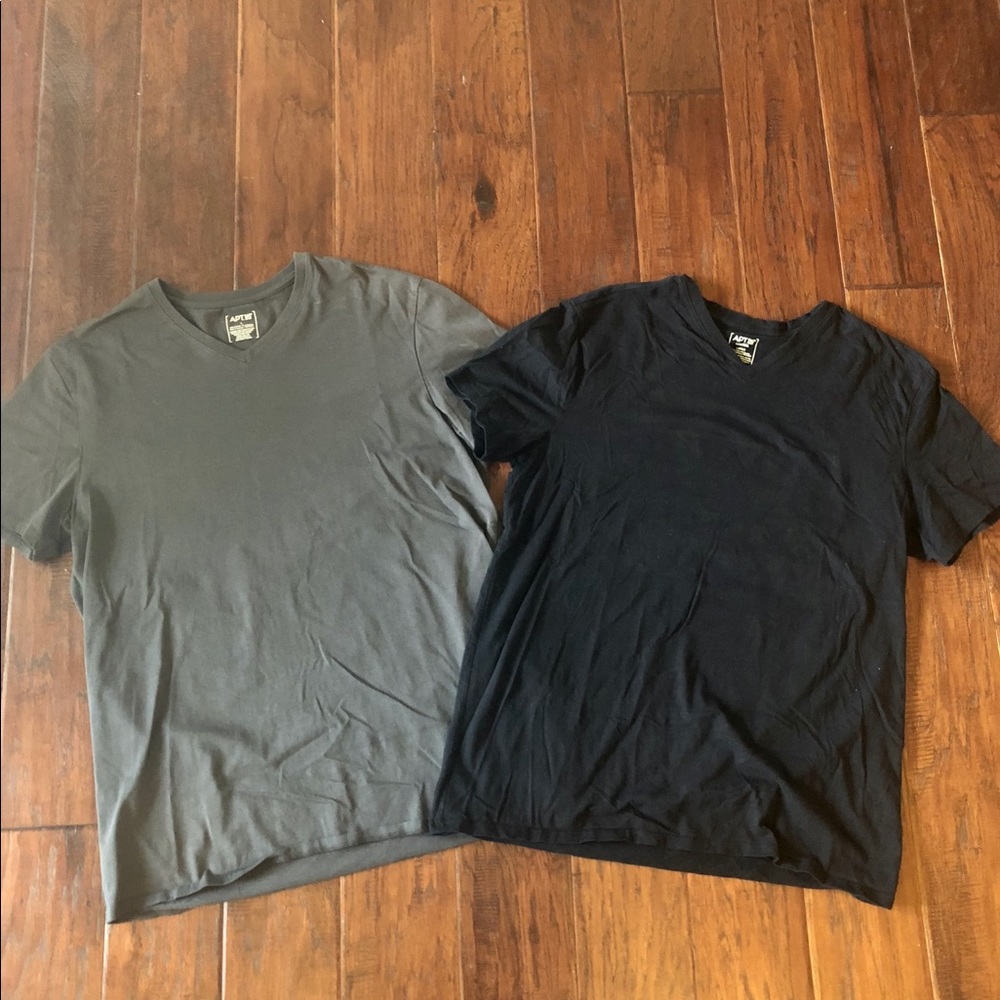 LSet of Men’s plain under shirts